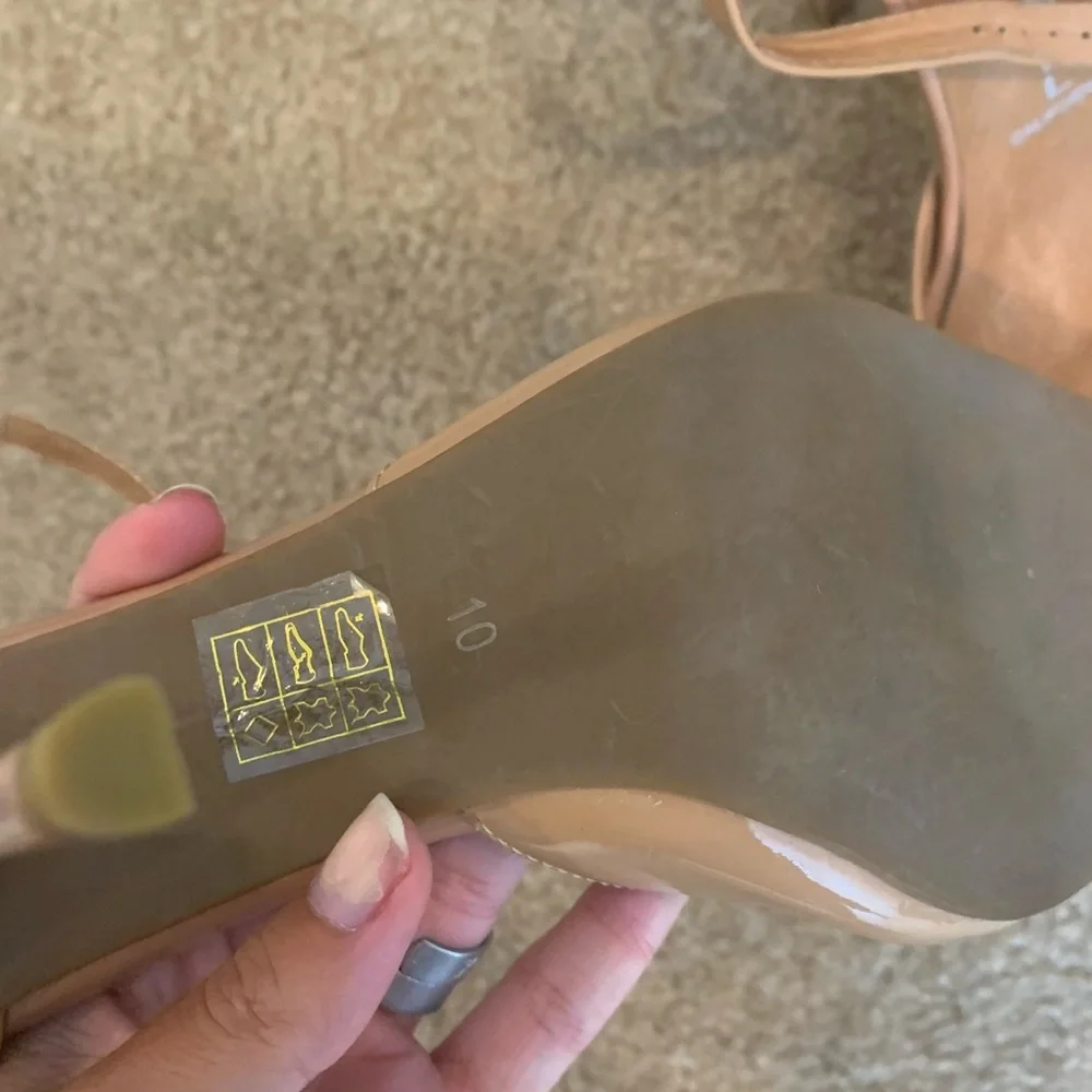 Jeffrey Campbell patent leather bullet cap heels - Picture 4 of 4